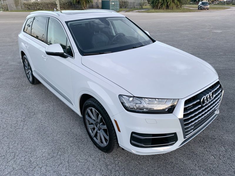 Audi Q7 for rent