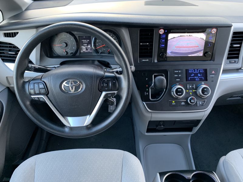 Toyota Sienna pic #1358