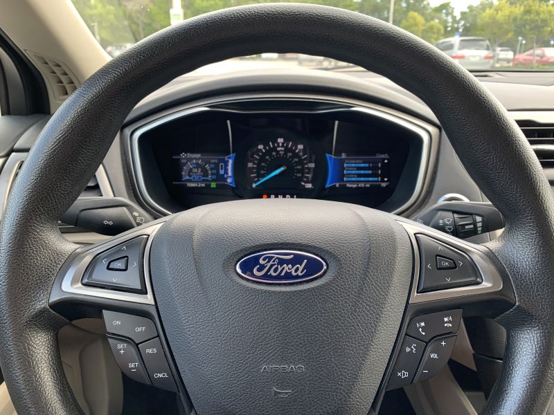 Ford Fusion Hybrid pic #2170