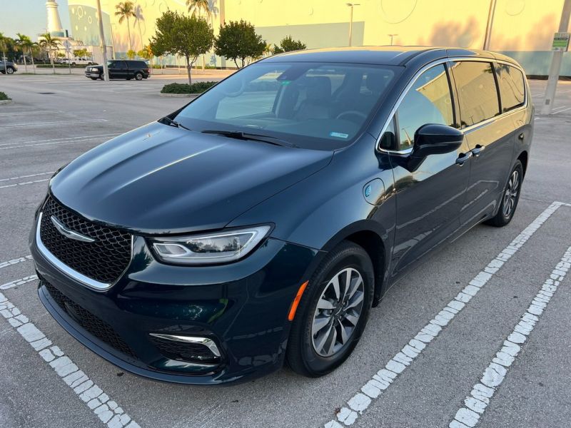 Chrysler Pacifica Hybrid long-term rental in Miami, Florida