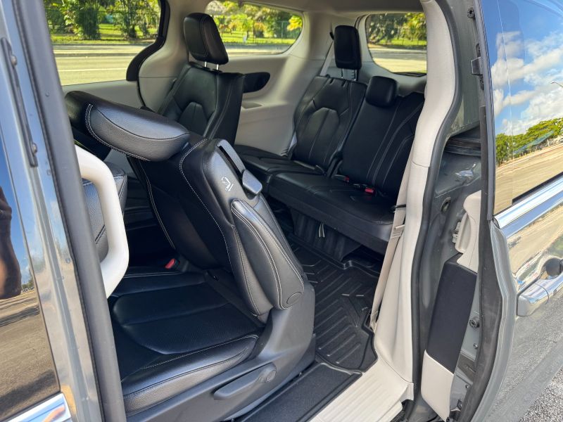 Chrysler Pacifica Hybrid pic #3846