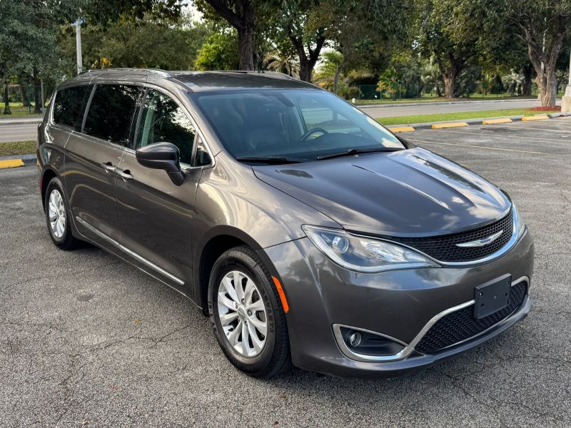 Chrysler Pacifica Touring L for hire