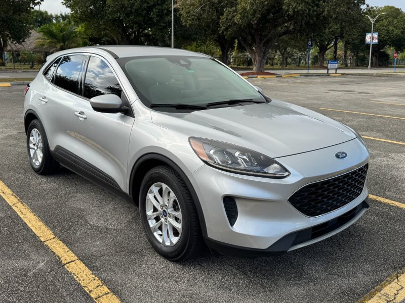 Ford Escape SE rental