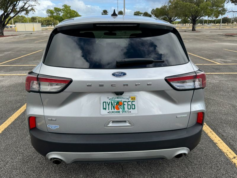 Ford Escape SE for hire