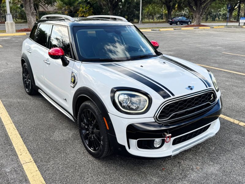 MINI Countryman Plug-In Hybrid for rent