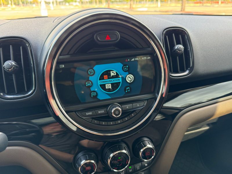 MINI Countryman Plug-In Hybrid pic #4820