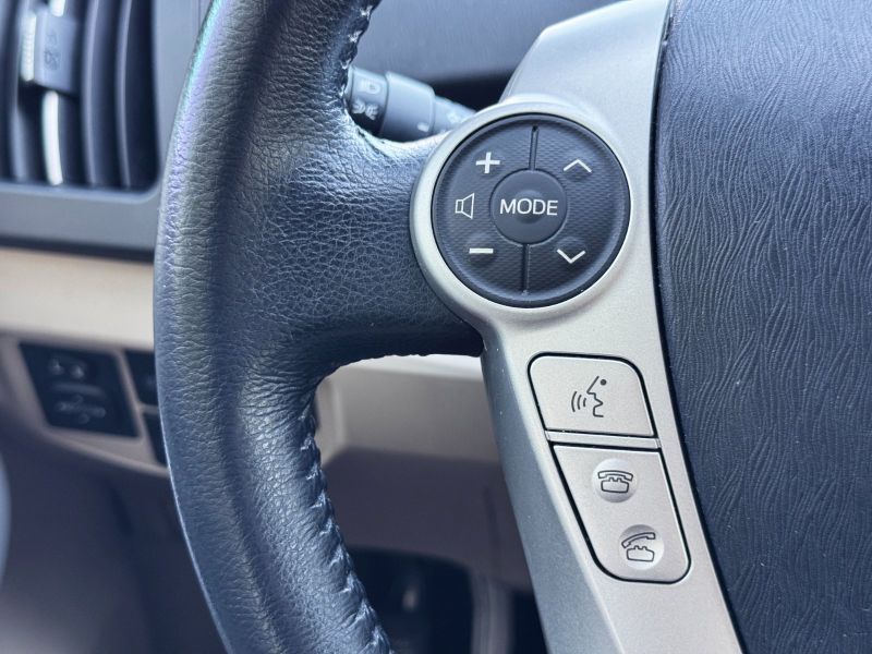 Toyota Prius Five pic #4924