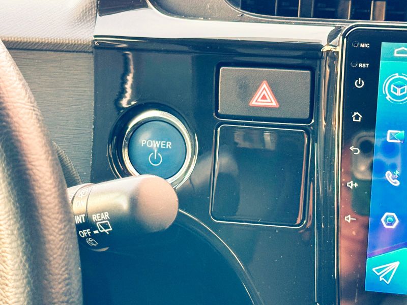 Toyota Prius C Four pic #4951