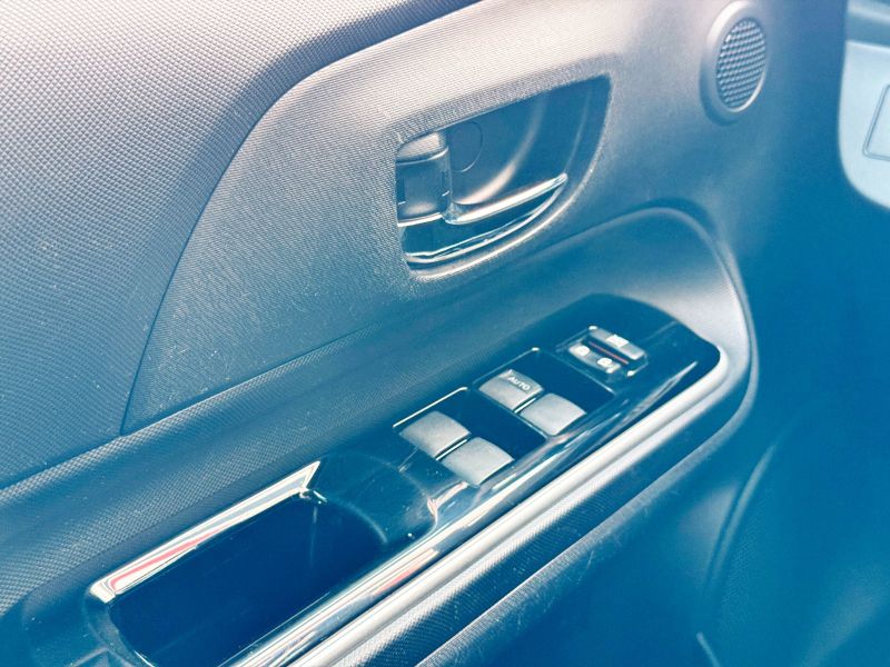 Toyota Prius C Four pic #4952