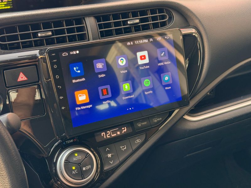 Toyota Prius C Four pic #4963