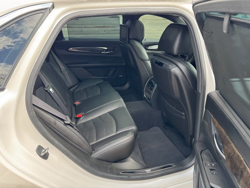 Cadillac CT6 Plug-In Hybrid pic #4987