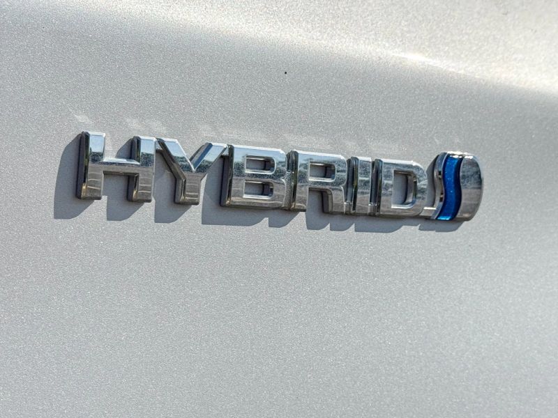 Toyota Prius Three pic #5023