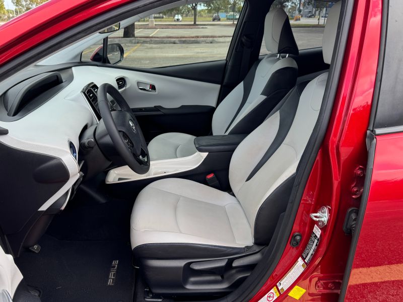 Toyota Prius Touring pic #5075