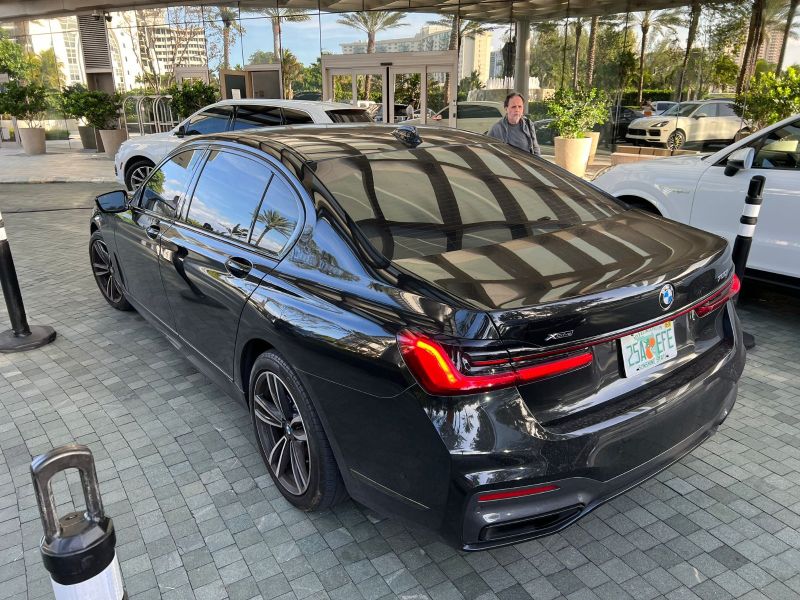 BMW 750i xDrive rental