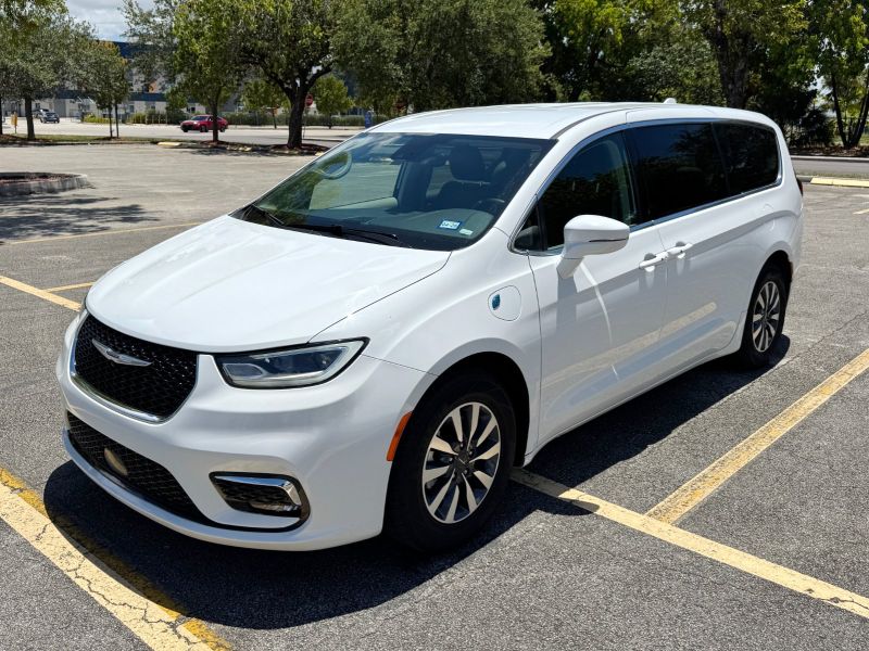 Chrysler Pacifica Hybrid long-term rental in Miami, Florida