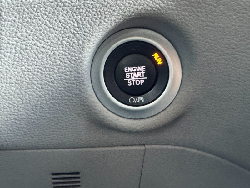 Chrysler Pacifica Hybrid pic #5224