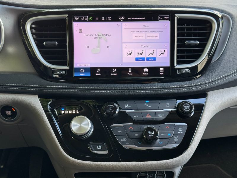 Chrysler Pacifica Hybrid pic #5225