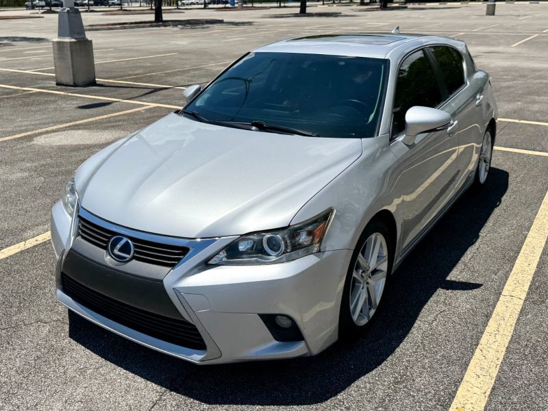 Lexus CT200 Hybrid long-term rental in Miami, Florida