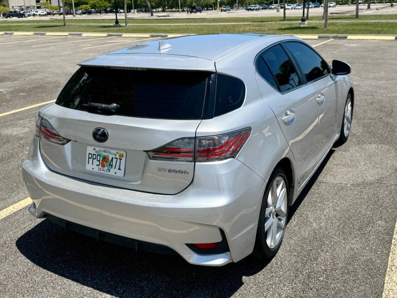Lexus CT200 Hybrid for hire