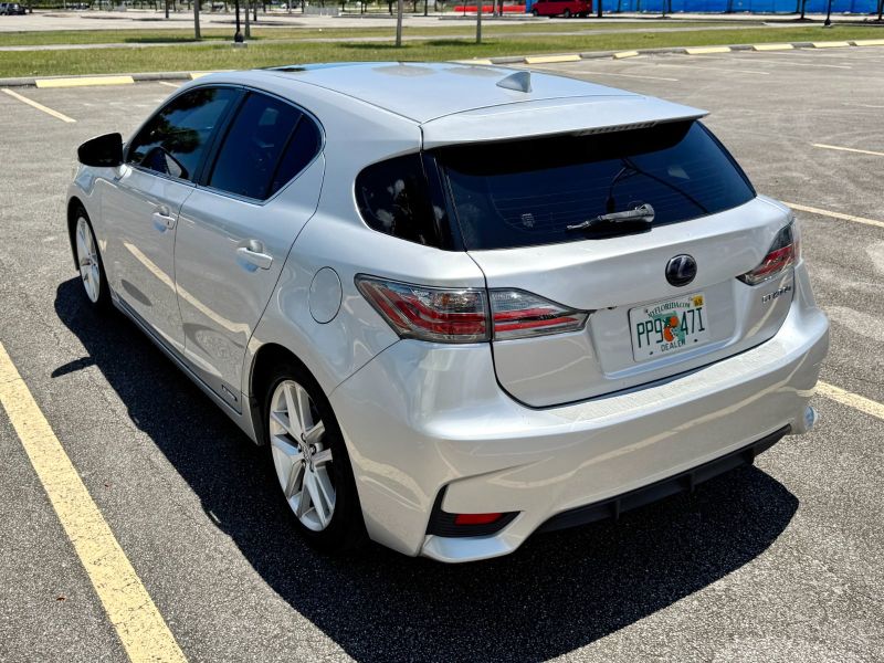 Lexus CT200 Hybrid pic #5309