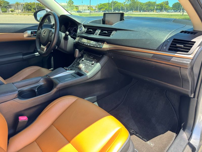 Lexus CT200 Hybrid pic #5320