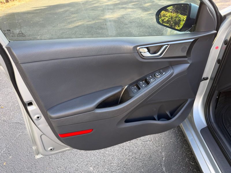 Hyundai Ioniq Hybrid  pic #5607