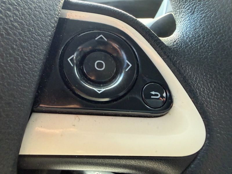 Toyota Prius Four pic #5838