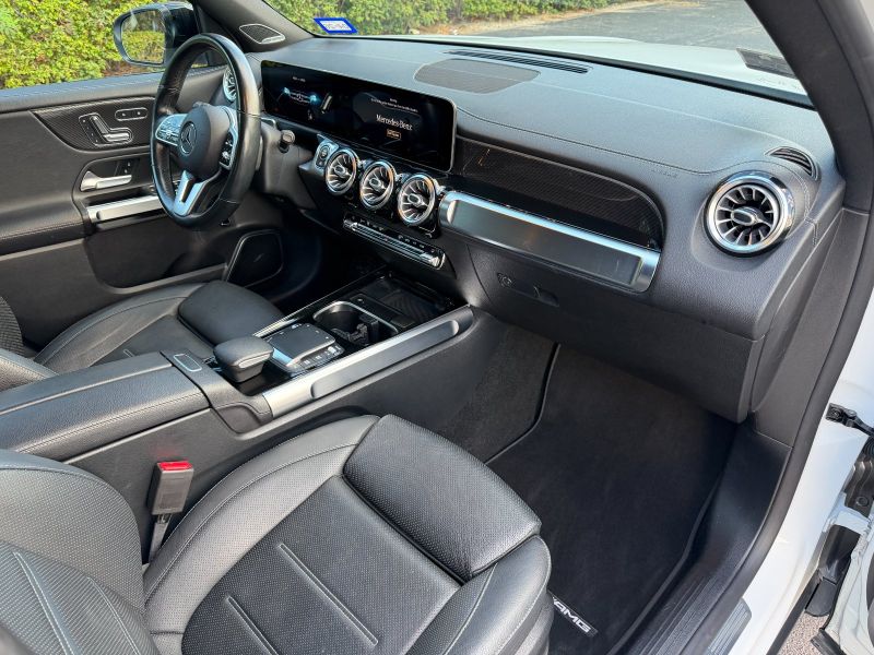 Mercedes-Benz GLB 250 pic #5871