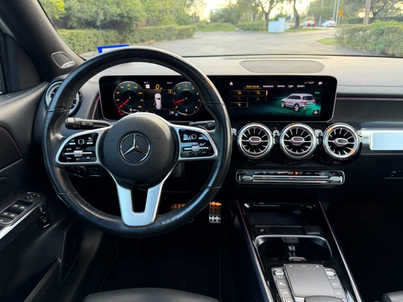 Mercedes-Benz GLB 250 pic #5877