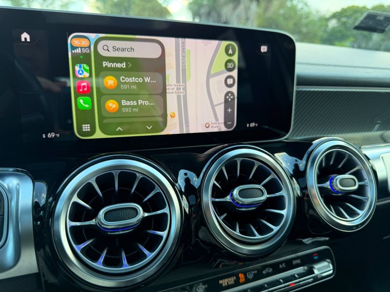 Mercedes-Benz GLB 250 pic #5885