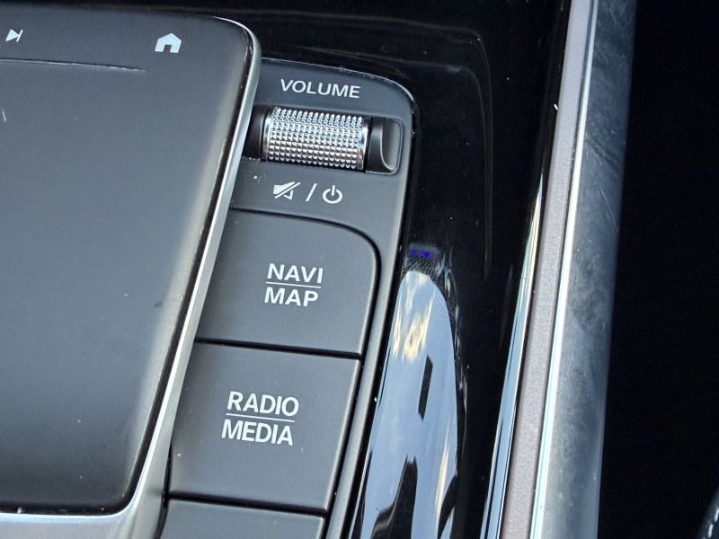 Mercedes-Benz GLB 250 pic #5890