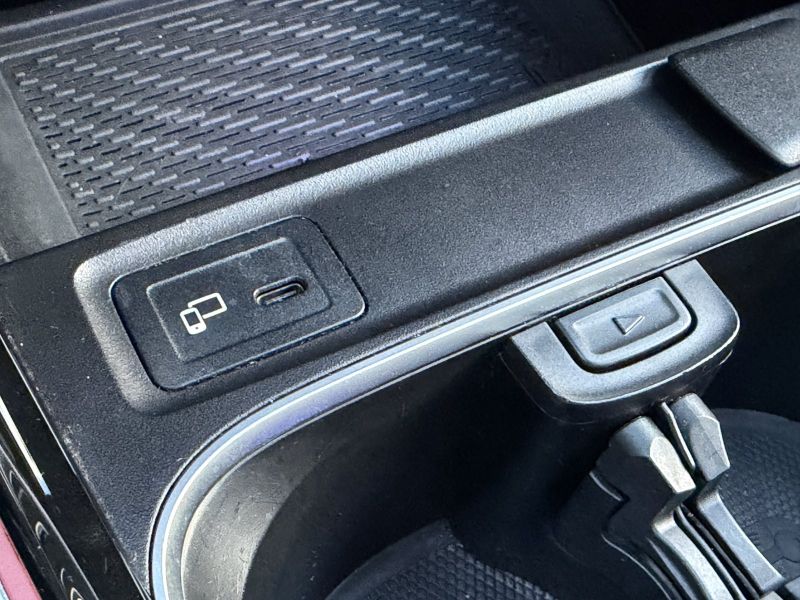 Mercedes-Benz GLB 250 pic #5891