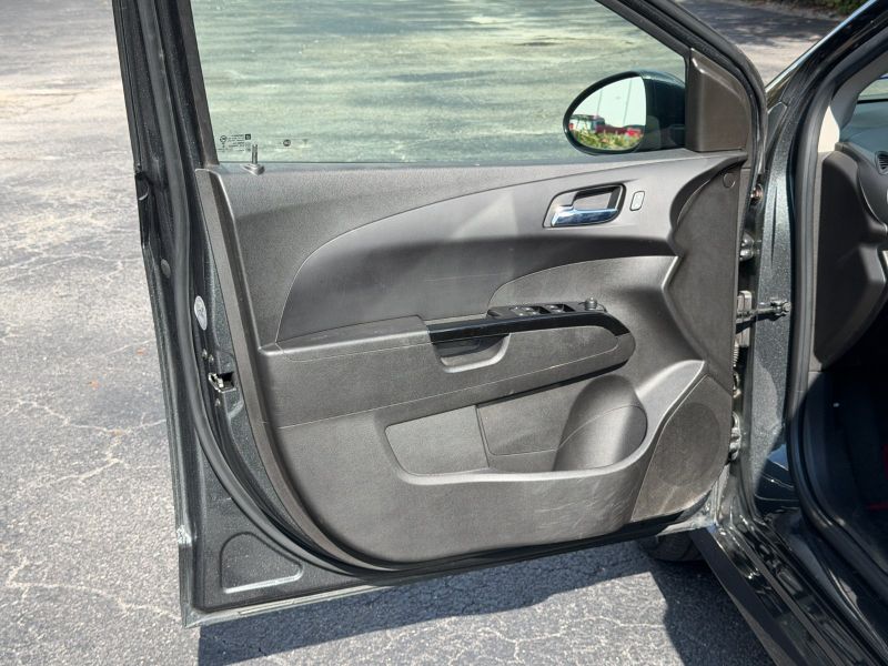 Chevrolet Sonic pic #5928