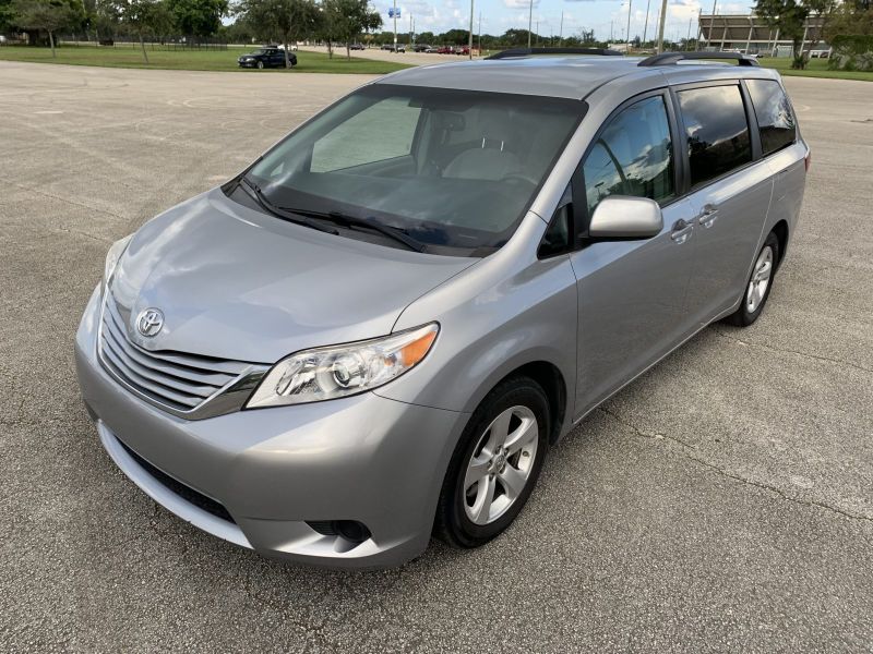 Toyota Sienna long-term rental in Miami, Florida