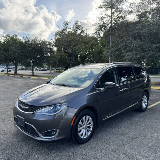 long term minivan rental in miami